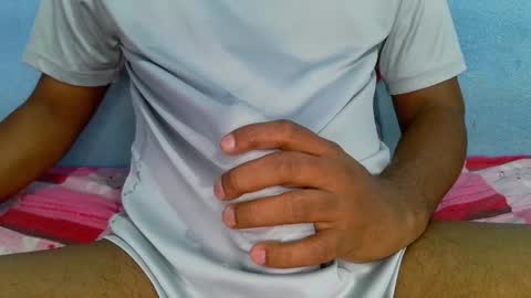 Snapshot of shy_eyes_ chatting on February 2025 02:44:02 AM shyeyes online show from February 2025 02:44:02 AM