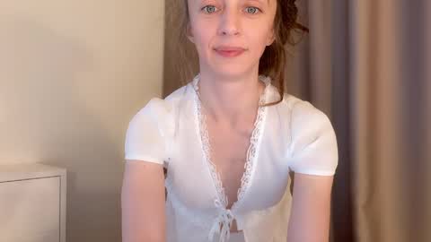 Snapshot of shy_schoolgirl_ chatting on May 2026 06:36:02 PM shy_schoolgirl_ online show from May 2026 06:36:02 PM