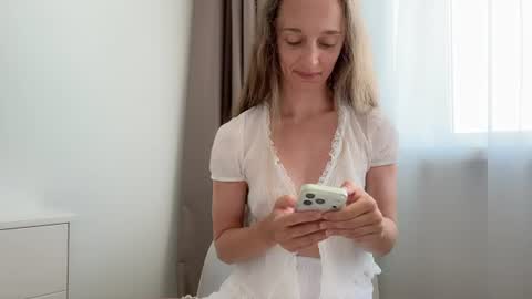Snapshot of shy_schoolgirl_ chatting on June 2026 12:22:01 PM shy_schoolgirl_ online show from June 2026 12:22:01 PM