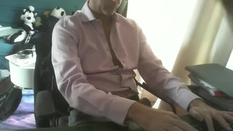 shyfrenchcock online show from November 2025 09:53:01 AM