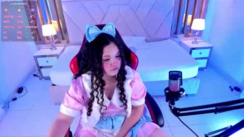 Shyly online show from December 2025 05:16:01 AM