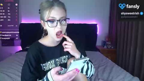 Snapshot of shysweetrish chatting on March 2025 06:08:01 AM shysweetrish online show from March 2025 06:08:01 AM