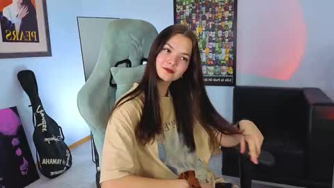 Snapshot of sia_shine chatting on November 2025 10:59:01 AM Sia online show from November 2025 10:59:01 AM