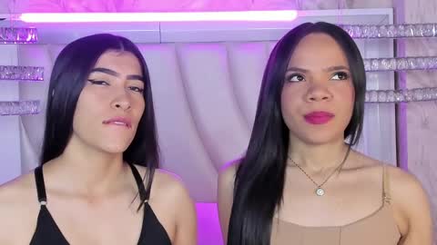 Snapshot of siara_lewis_ chatting on April 2026 12:22:01 AM Siara and Zoe tattoo online show from April 2026 12:22:01 AM