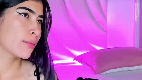 Snapshot of siara_lewis_ chatting on May 2026 11:23:04 PM Siara and Zoe tattoo online show from May 2026 11:23:04 PM