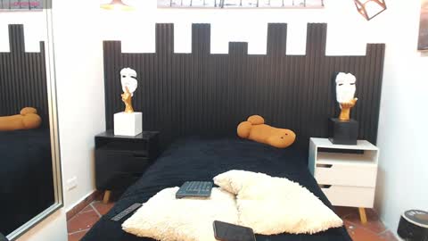 SIENNA  online show from April 2026 12:30:02 PM