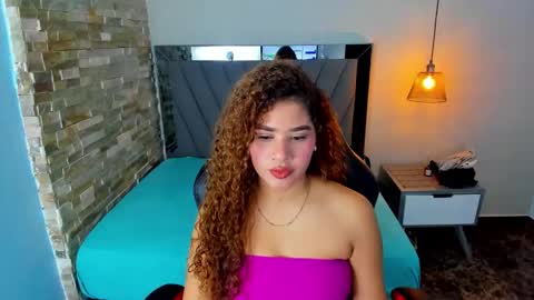 S I E N N A  online show from November 2025 12:05:01 PM