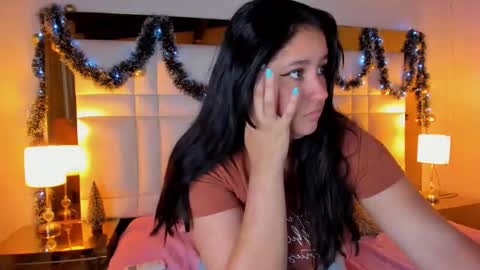 Snapshot of siennaa_rose chatting on December 2025 12:10:01 PM Sienna online show from December 2025 12:10:01 PM