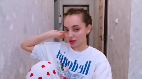 Sienna Mia online show from May 2026 01:07:02 PM