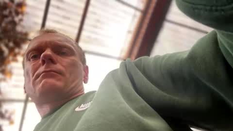 Snapshot of siergiej6969 chatting on November 2025 09:32:01 AM R online show from November 2025 09:32:01 AM