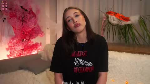 Eva  online show from October 2025 11:44:01 AM