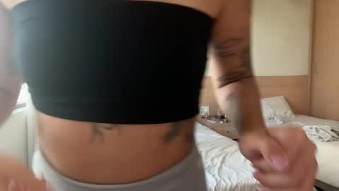 You fav Miss Si online show from April 2026 09:15:01 AM