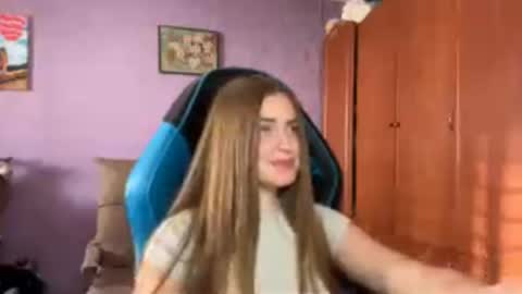Erica online show from May 2026 02:45:01 PM