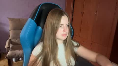 Snapshot of silksinner_ chatting on June 2026 12:04:02 PM Erica online show from June 2026 12:04:02 PM
