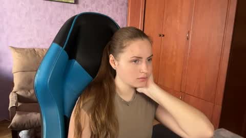 Snapshot of silksinner_ chatting on June 2026 12:29:02 PM Erica online show from June 2026 12:29:02 PM