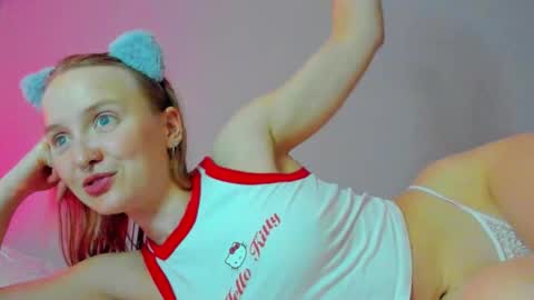 Snapshot of silky_huzelnut chatting on October 2025 08:10:01 PM Mila online show from October 2025 08:10:01 PM