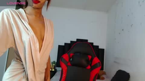 Snapshot of silky_indian69 chatting on October 2025 01:47:02 AM  Niki  online show from October 2025 01:47:02 AM