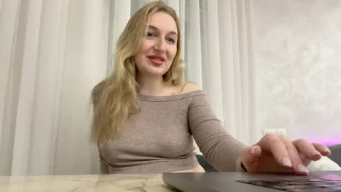 Snapshot of silkyvera chatting on April 2026 08:02:01 PM silkyvera online show from April 2026 08:02:01 PM