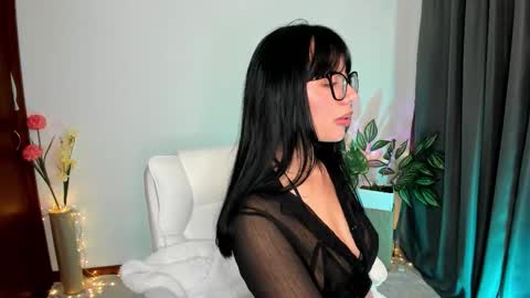 Silvanna online show from December 2025 04:58:01 PM