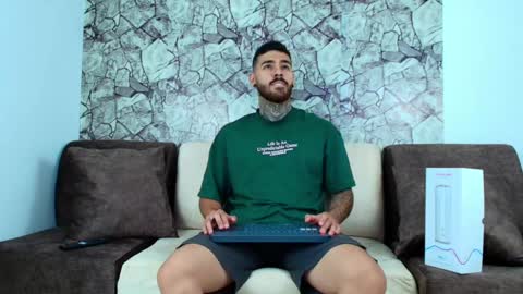 Snapshot of silvano_torrez chatting on December 2024 10:17:02 PM silavno online show from December 2024 10:17:02 PM