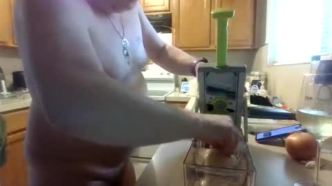 Snapshot of silverdragon70 chatting on October 2025 12:14:01 AM silverdragon70 online show from October 2025 12:14:01 AM