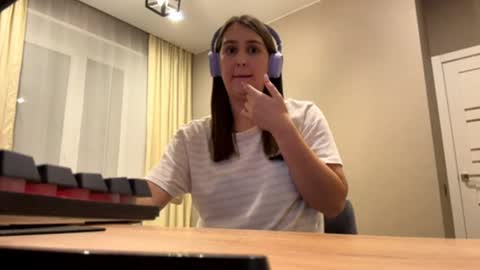 Snapshot of simapickford chatting on September 2025 10:09:01 AM Rose online show from September 2025 10:09:01 AM