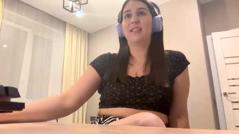 Snapshot of simapickford chatting on October 2025 11:07:01 AM Rose online show from October 2025 11:07:01 AM