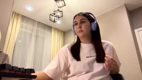 Snapshot of simapickford chatting on October 2025 10:01:01 AM Rose online show from October 2025 10:01:01 AM
