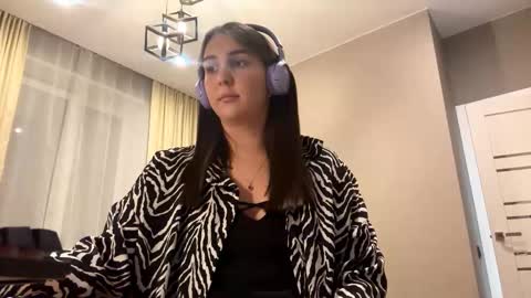 Snapshot of simapickford chatting on October 2025 10:02:01 AM Rose online show from October 2025 10:02:01 AM