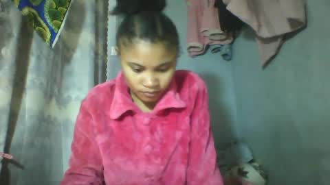 Snapshot of simirna98 chatting on June 2026 08:29:02 AM simirna98 online show from June 2026 08:29:02 AM