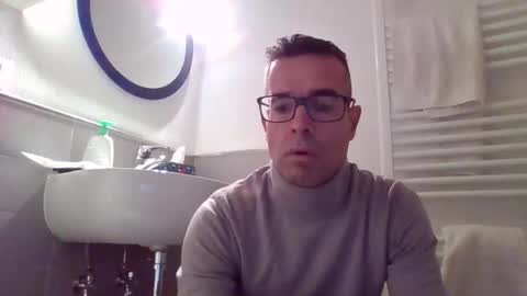 Snapshot of simmeturbate chatting on February 2026 07:06:01 AM Italiandaddyitalydickassbottomassholecomshowmasturbatenudeboyitalyatleticcutemuscolarhardcockdickboy online show from February 2026 07:06:01 AM