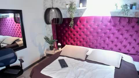 Snapshot of simon_durand chatting on February 2026 04:24:02 AM simon_durand online show from February 2026 04:24:02 AM