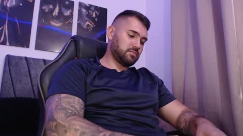 Snapshot of simonbeck chatting on December 2024 10:01:02 PM Simon online show from December 2024 10:01:02 PM