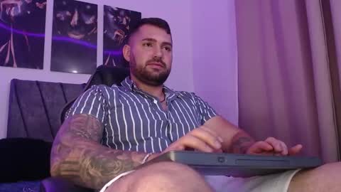 Snapshot of simonbeck chatting on January 2025 09:57:02 PM Simon online show from January 2025 09:57:02 PM