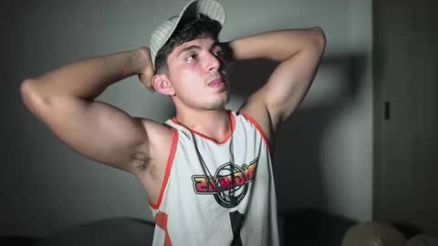 Snapshot of simoon_01 chatting on February 2026 03:33:01 AM SIMOON online show from February 2026 03:33:01 AM