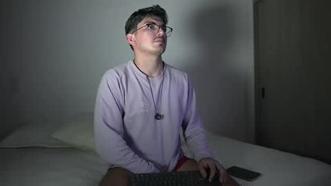 Snapshot of simoon_01 chatting on February 2026 01:04:02 AM SIMOON online show from February 2026 01:04:02 AM