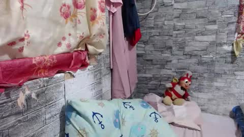 Ela online show from November 2025 12:15:02 PM