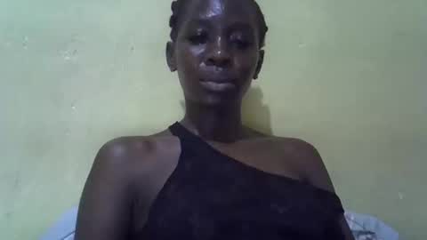 simplyloy33 online show from April 2026 01:47:02 PM