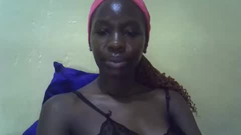 Snapshot of simplyloy33 chatting on May 2026 06:52:01 AM simplyloy33 online show from May 2026 06:52:01 AM