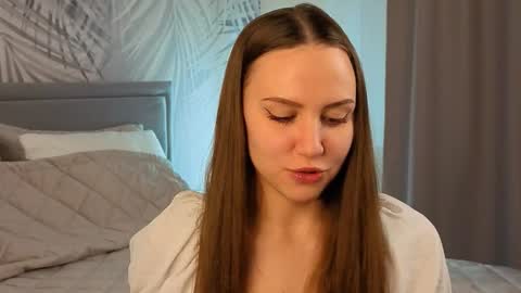 Snapshot of simplyzoe chatting on February 2026 04:24:01 AM Zoe online show from February 2026 04:24:01 AM