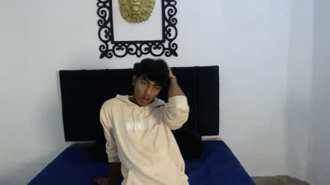 Snapshot of sinboy_ chatting on April 2026 11:28:01 AM online show from April 2026 11:28:01 AM
