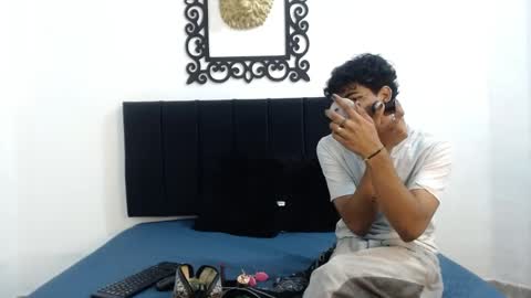 Snapshot of sinboy_ chatting on April 2026 11:19:02 AM online show from April 2026 11:19:02 AM