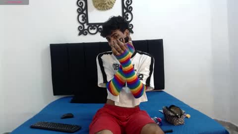 Snapshot of sinboy_ chatting on April 2026 12:43:01 PM online show from April 2026 12:43:01 PM
