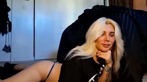 Aussie Sindy Rocker online show from November 2025 09:18:01 PM