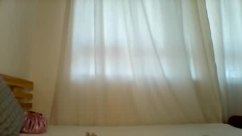 Snapshot of sinfulaura chatting on June 2026 09:11:01 AM Ebony Vixen online show from June 2026 09:11:01 AM