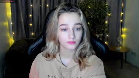 Sinty Noria online show from February 2025 07:55:01 AM