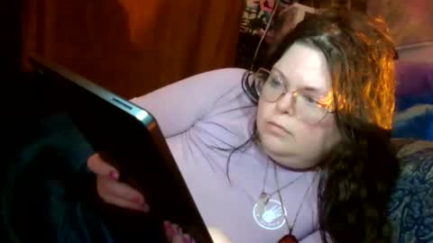 Siofra online show from November 2025 07:15:01 PM