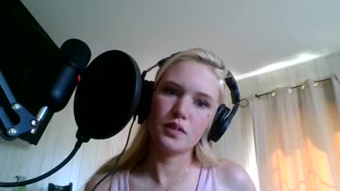 Snapshot of sirentalks chatting on May 2026 06:26:01 PM Sirentalks online show from May 2026 06:26:01 PM