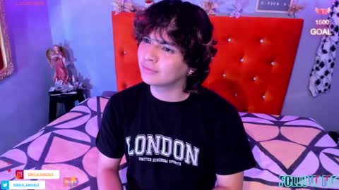 Snapshot of sirius_angels chatting on December 2024 10:43:01 PM Sirius angels online show from December 2024 10:43:01 PM