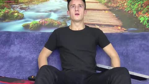 Snapshot of sirredy chatting on October 2025 06:01:01 PM Edy online show from October 2025 06:01:01 PM